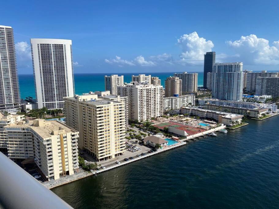 Amazing 1B-1B Apartment With Amazing View! 28A Hallandale Beach Exteriör bild