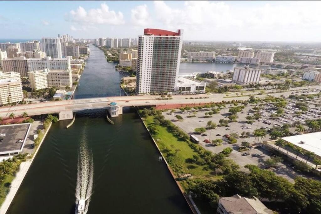 Amazing 1B-1B Apartment With Amazing View! 28A Hallandale Beach Exteriör bild