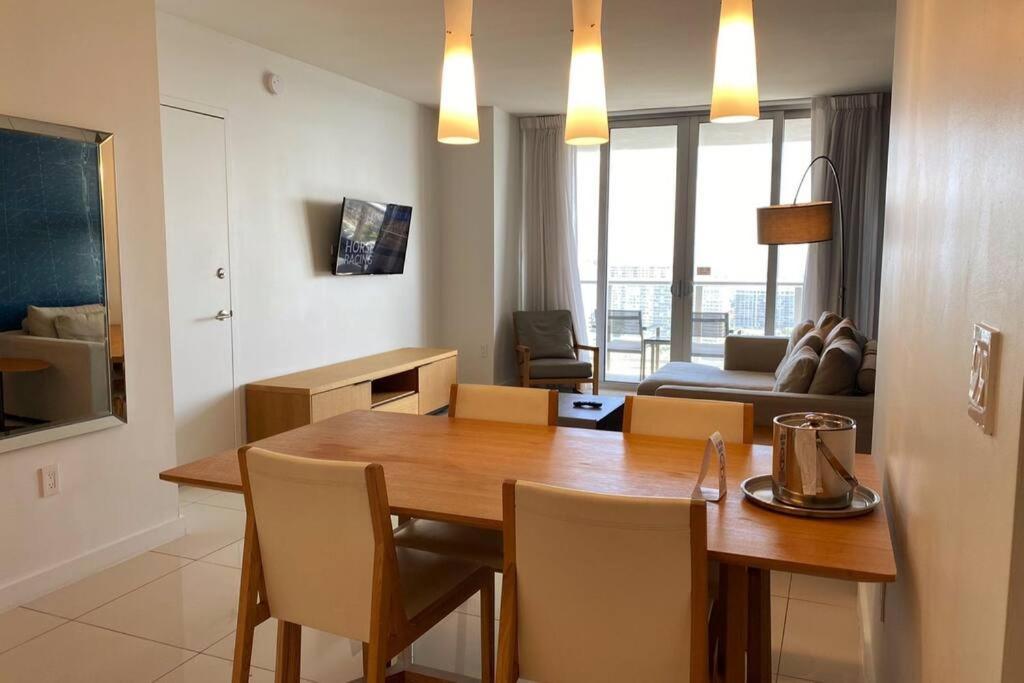 Amazing 1B-1B Apartment With Amazing View! 28A Hallandale Beach Exteriör bild