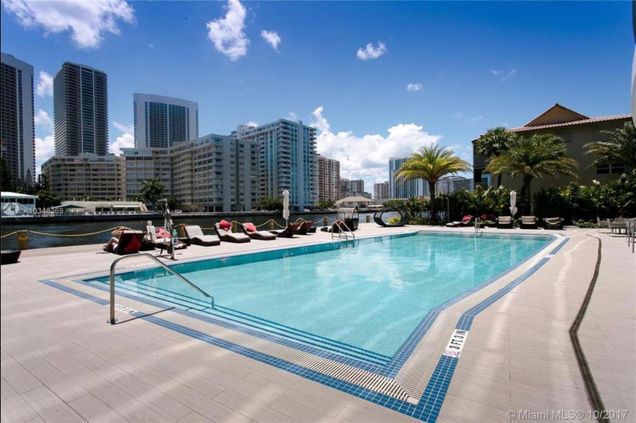 Amazing 1B-1B Apartment With Amazing View! 28A Hallandale Beach Exteriör bild